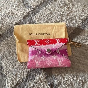 Louis Vuitton small kirigami (giant escale monogram)